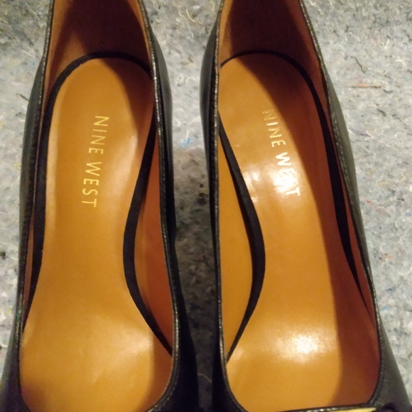 Nine West Pump - Picture 4 of 6